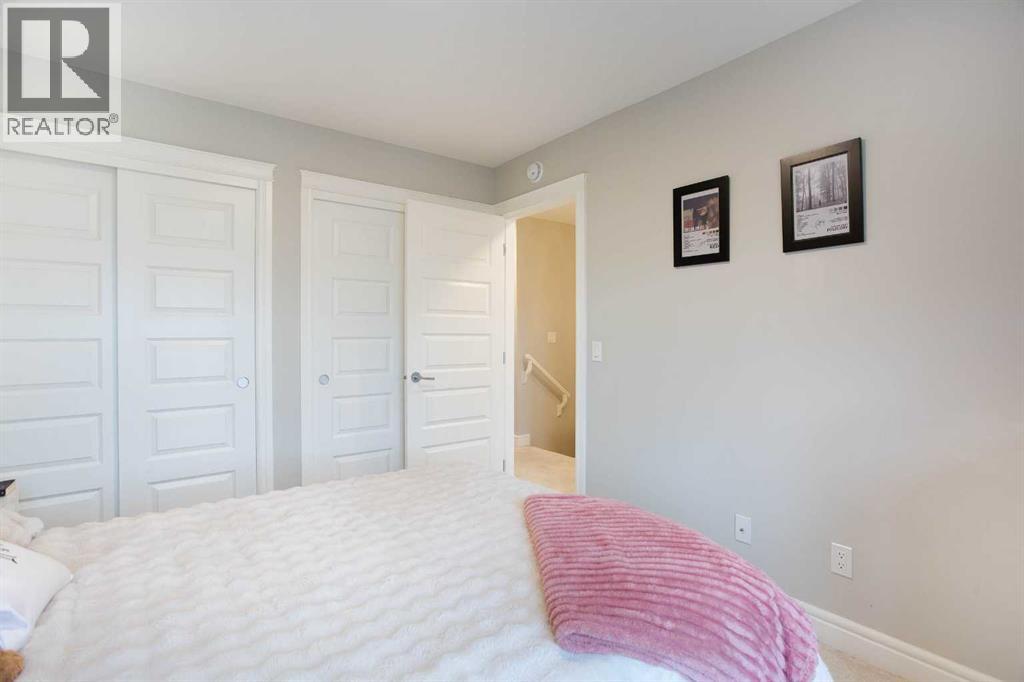 352 Creekrun Crescent Sw Property Photo 15