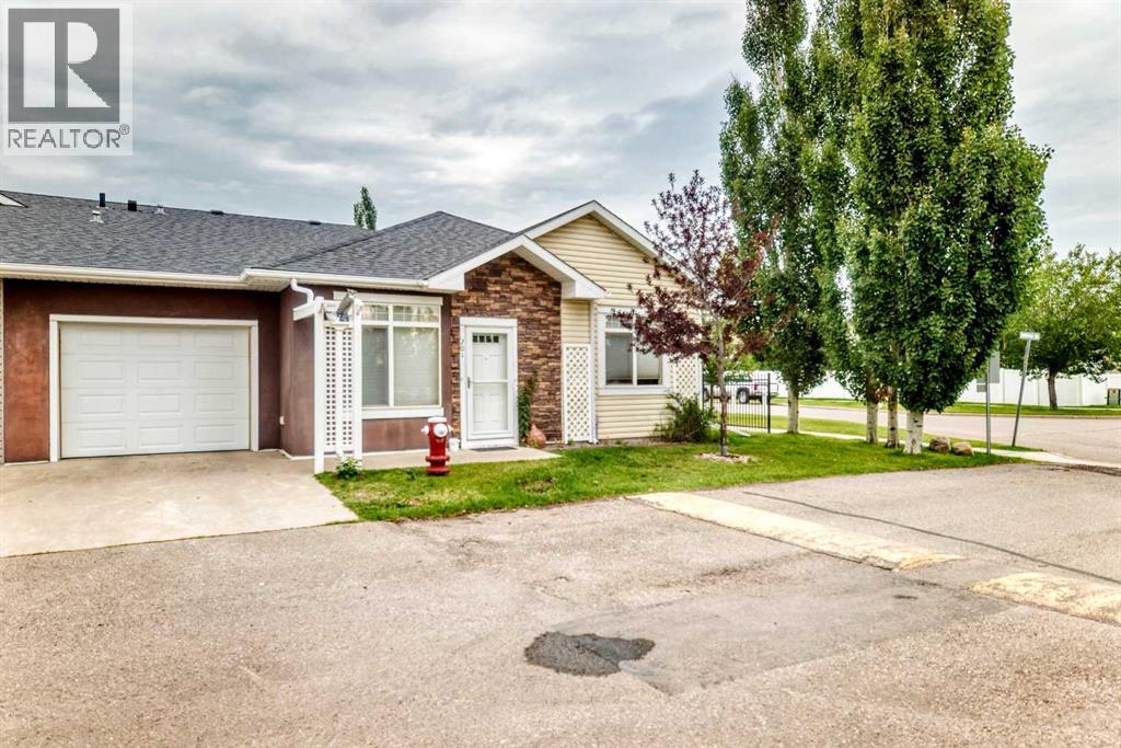 201 Sunvale Crescent NE Property Photo 1