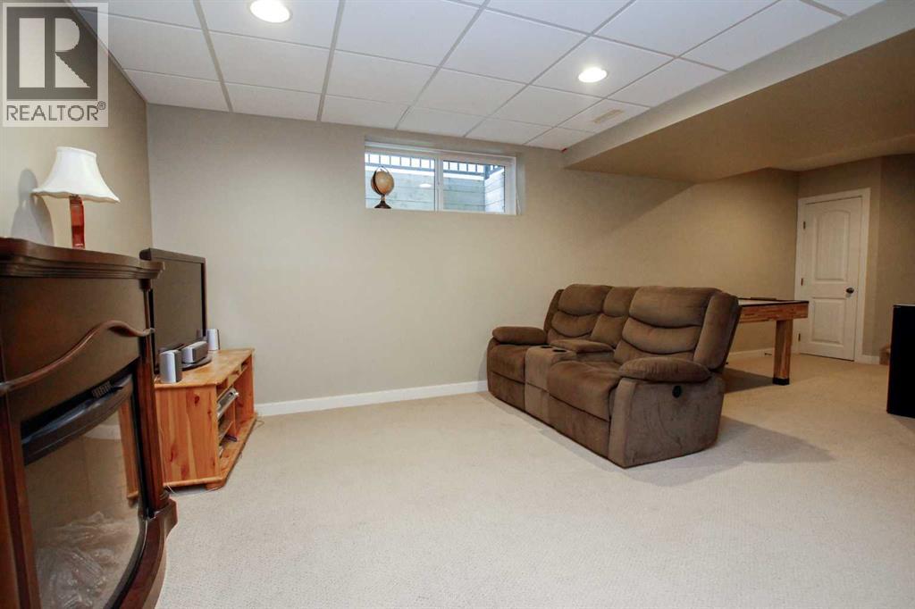 20 Connaught Crescent Property Photo 35