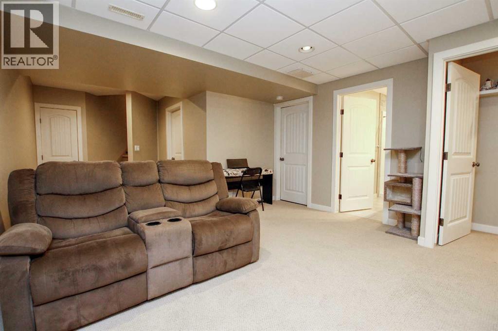 20 Connaught Crescent Property Photo 36