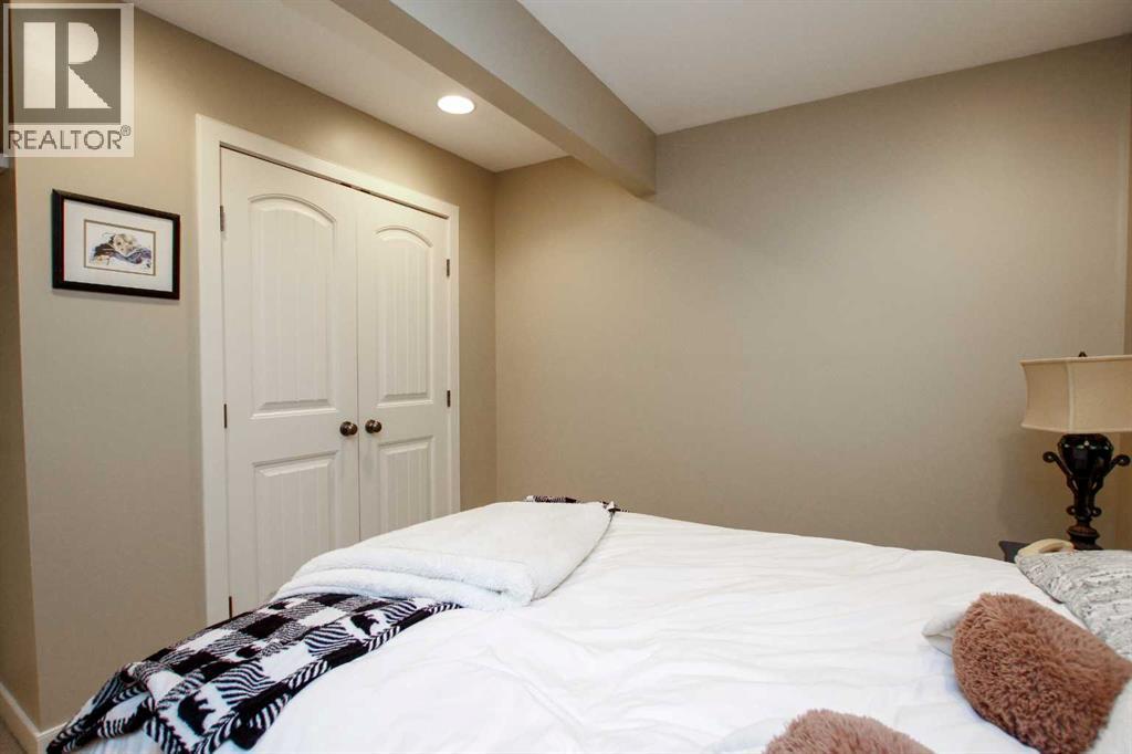 20 Connaught Crescent Property Photo 40