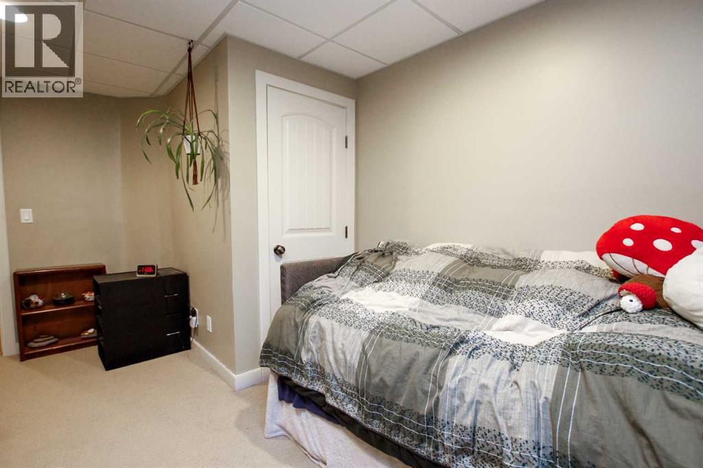 20 Connaught Crescent Property Photo 41