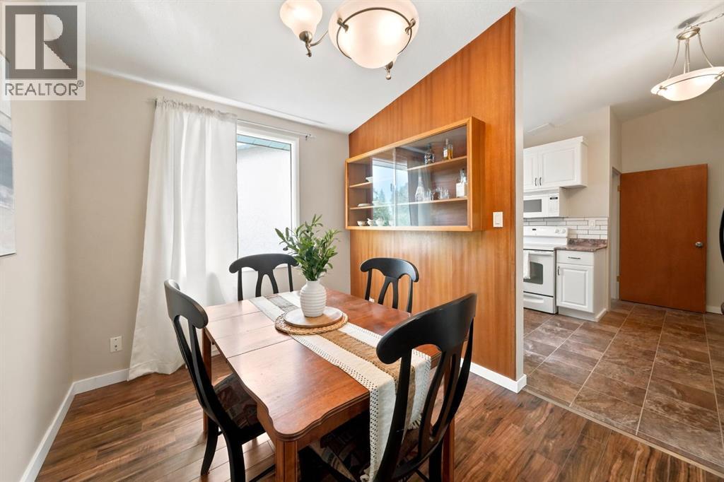 4233 33 Street Property Photo 1