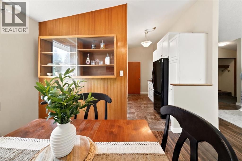 4233 33 Street Property Photo 1