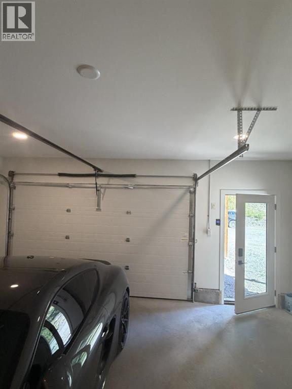 105 Pine Point Property Photo 13