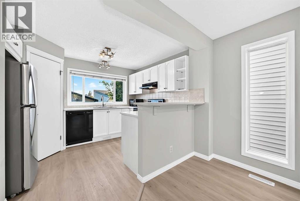 15 Prestwick Place Se Property Photo 2
