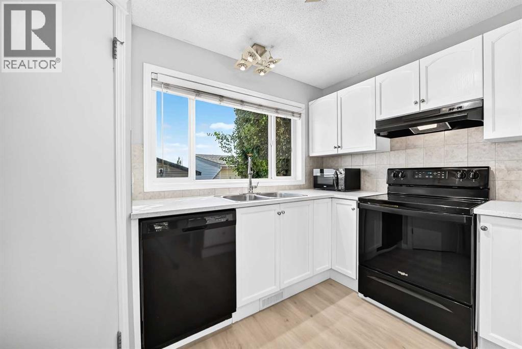 15 Prestwick Place Se Property Photo 3