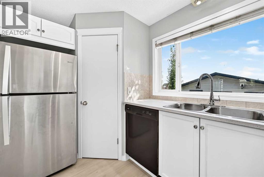 15 Prestwick Place Se Property Photo 5