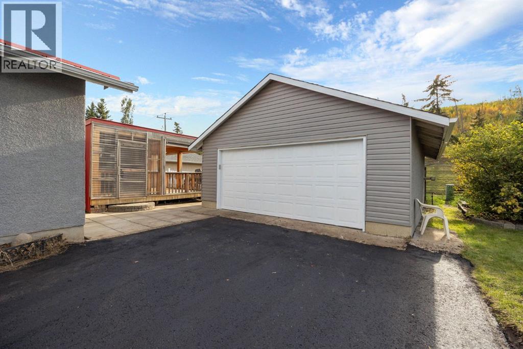 67 Alberta Drive Property Photo 2
