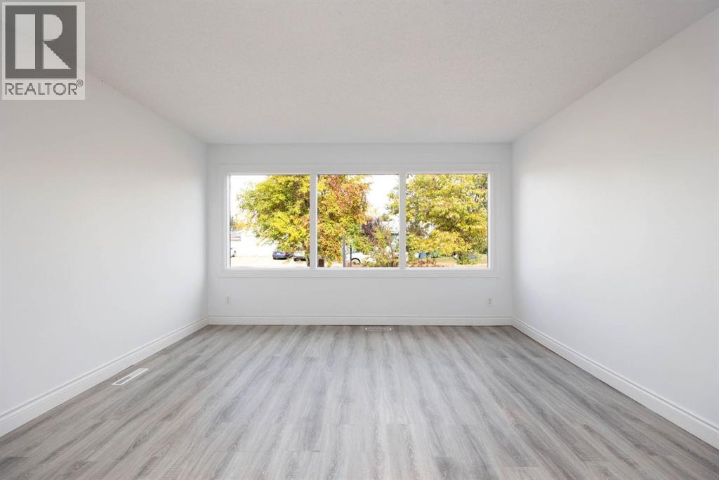 67 Alberta Drive Property Photo 4