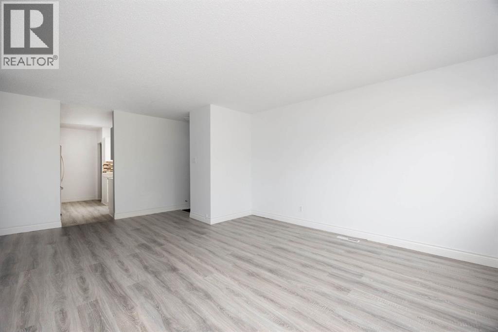 67 Alberta Drive Property Photo 6