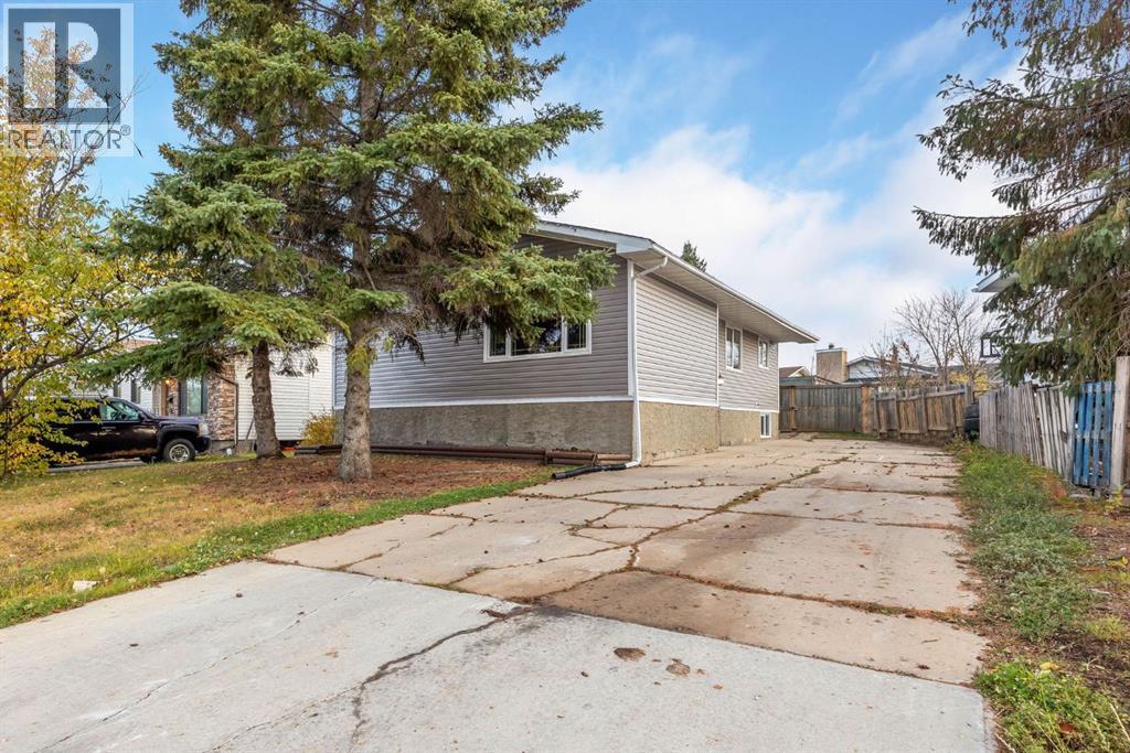 276 Cochrane Crescent Property Photo 1