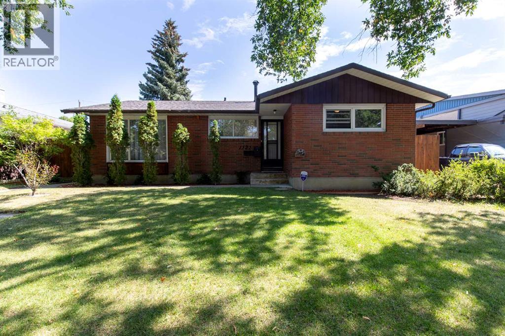 1721 20 Street S Property Photo 1