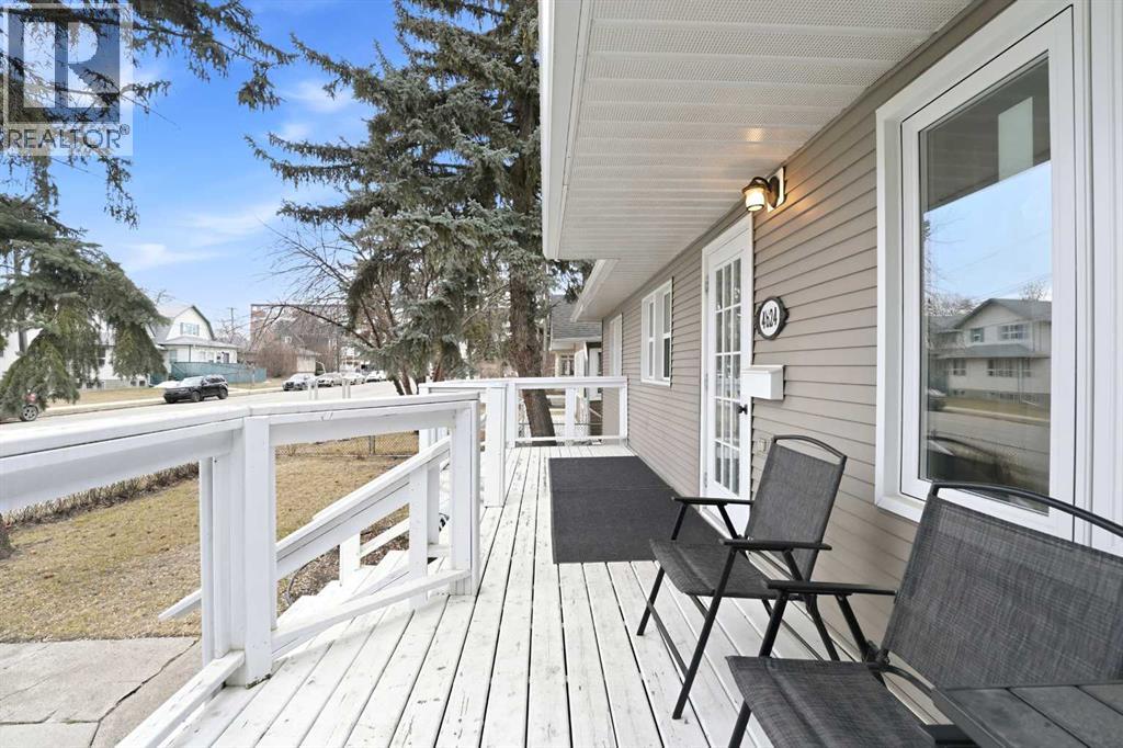 4624 49 Street Property Photo 3