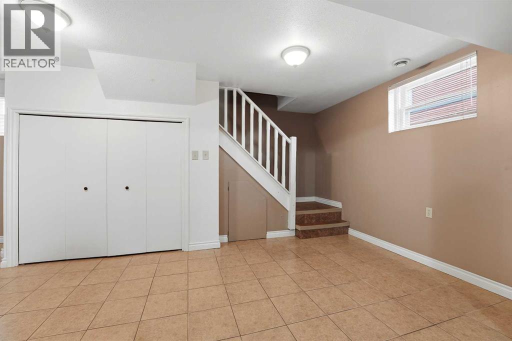 4624 49 Street Property Photo 16