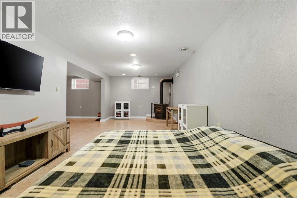 4624 49 Street Property Photo 19