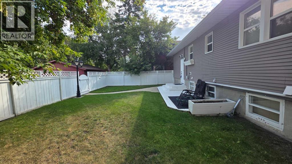 4624 49 Street Property Photo 25
