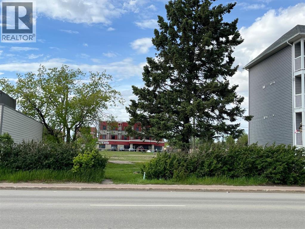 9716 100 Avenue Property Photo 1