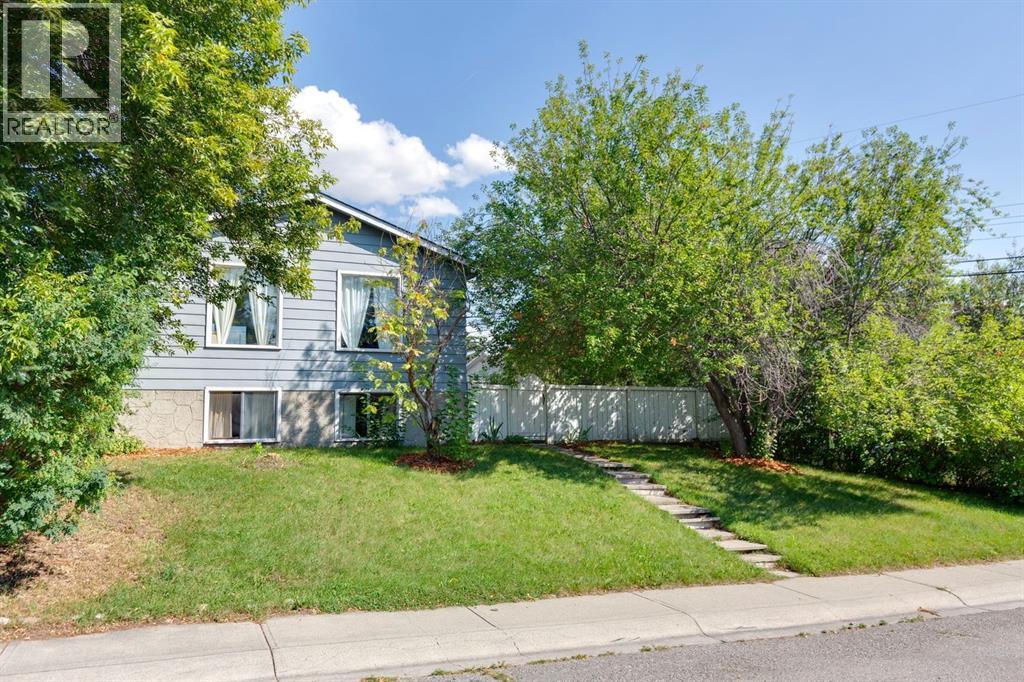 3556 33 Street Se Property Photo 1