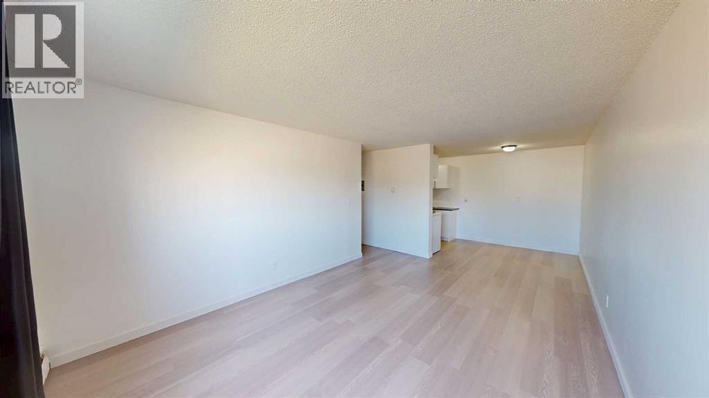 9515 100 Avenue Property Photo 5