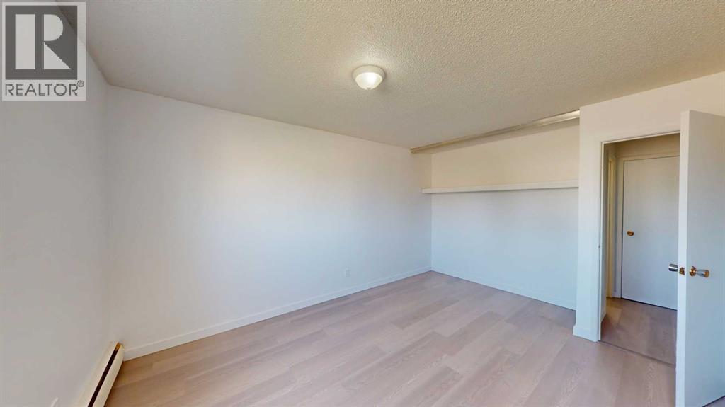 9515 100 Avenue Property Photo 6