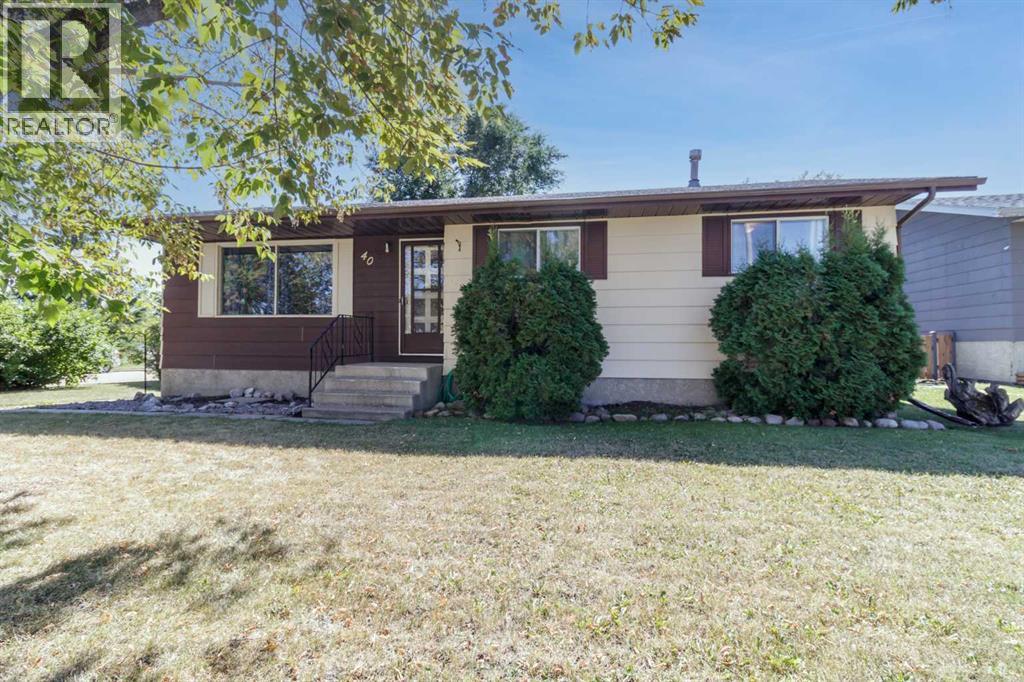40 Laura Close Property Photo 1