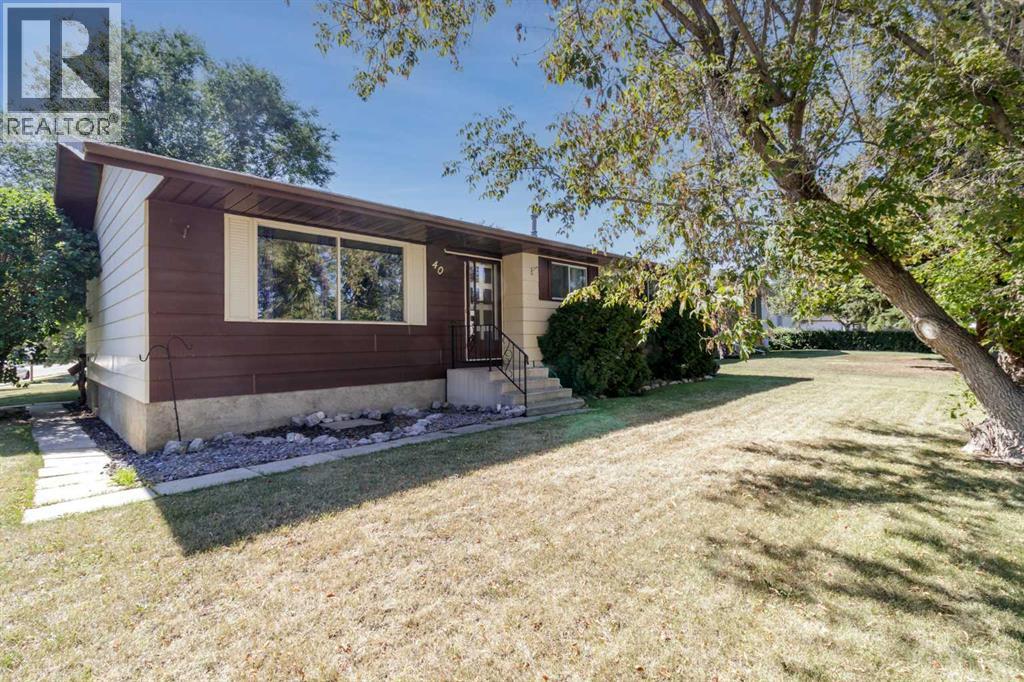 40 Laura Close Property Photo 2