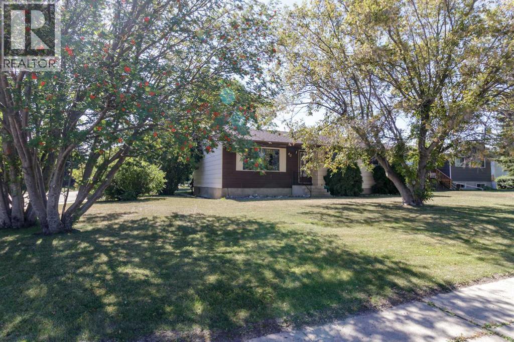 40 Laura Close Property Photo 3