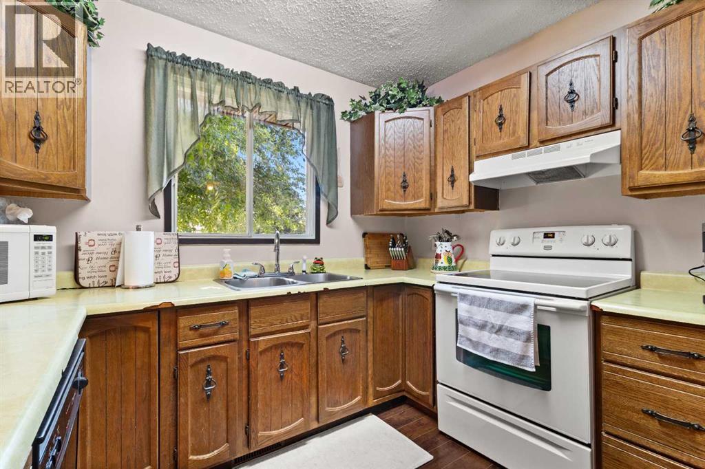 40 Laura Close Property Photo 11