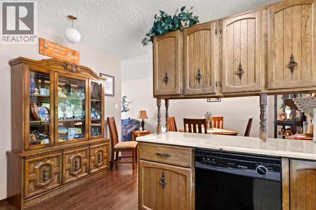 40 Laura Close Property Photo 12