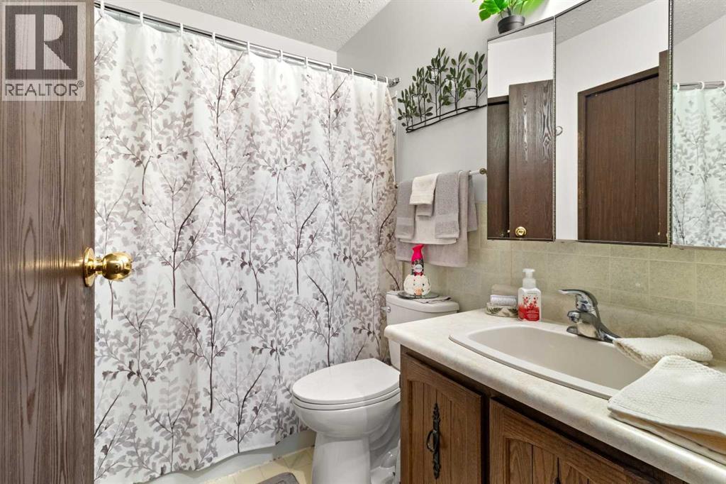 40 Laura Close Property Photo 14