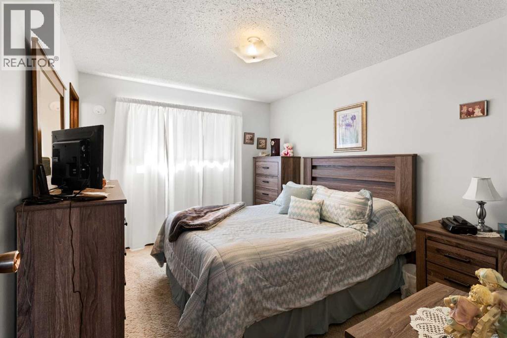 40 Laura Close Property Photo 15