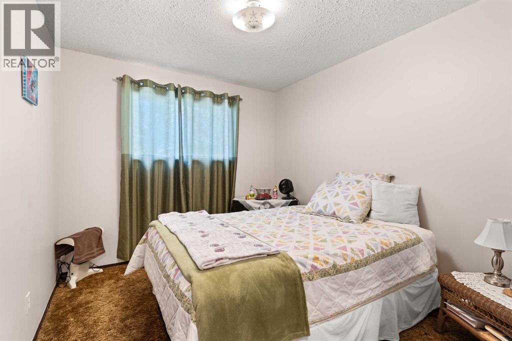 40 Laura Close Property Photo 18