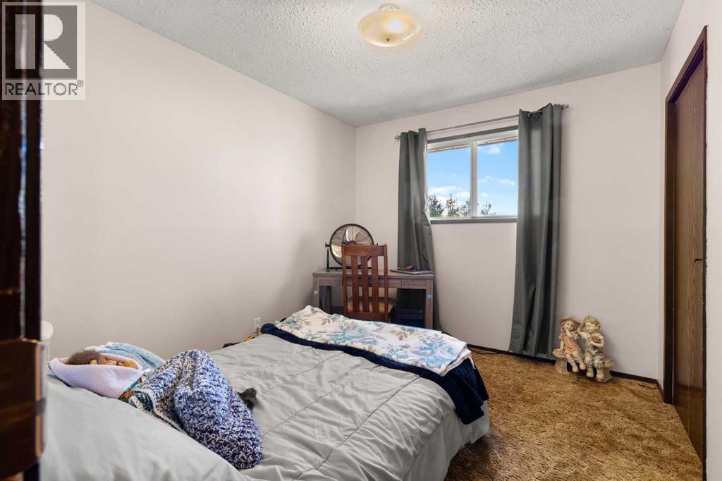 40 Laura Close Property Photo 19