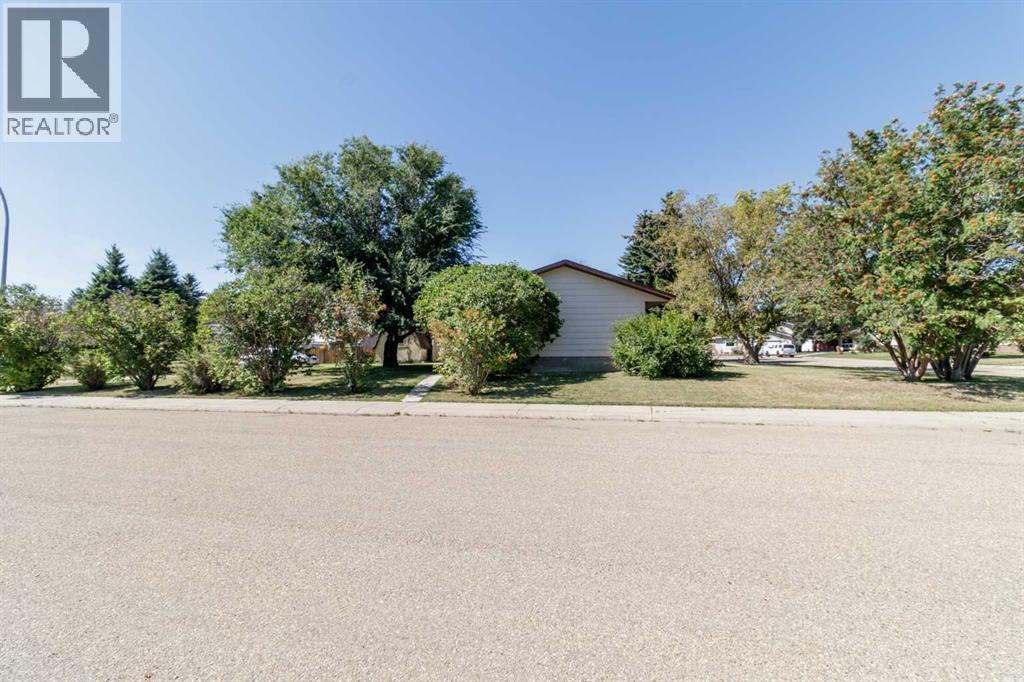 40 Laura Close Property Photo 28
