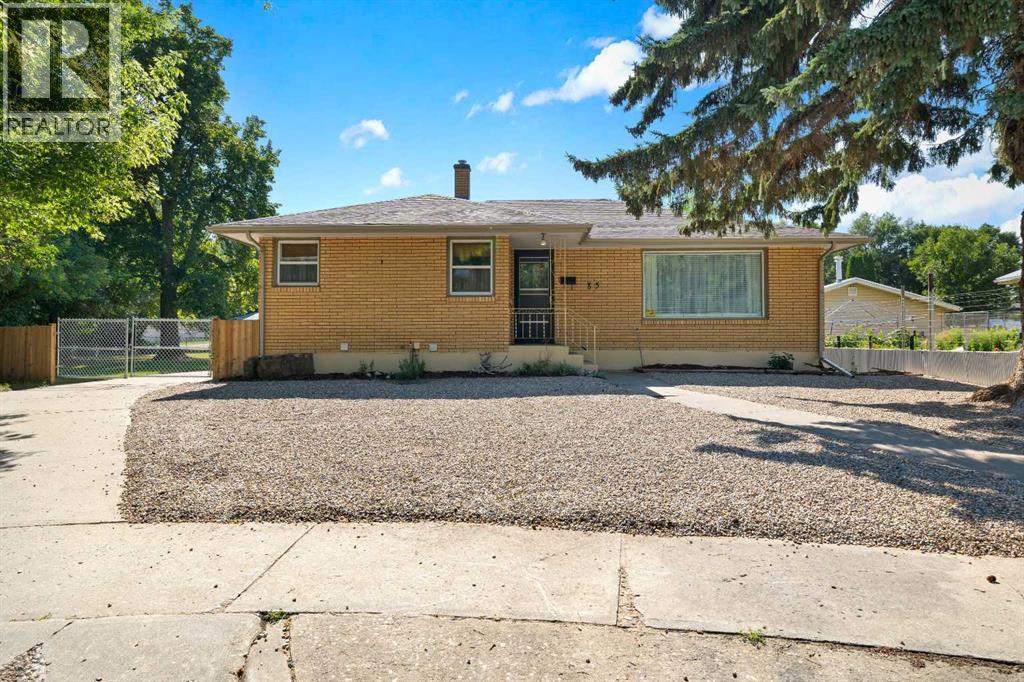 85 Huckvale Crescent Sw Property Photo 1