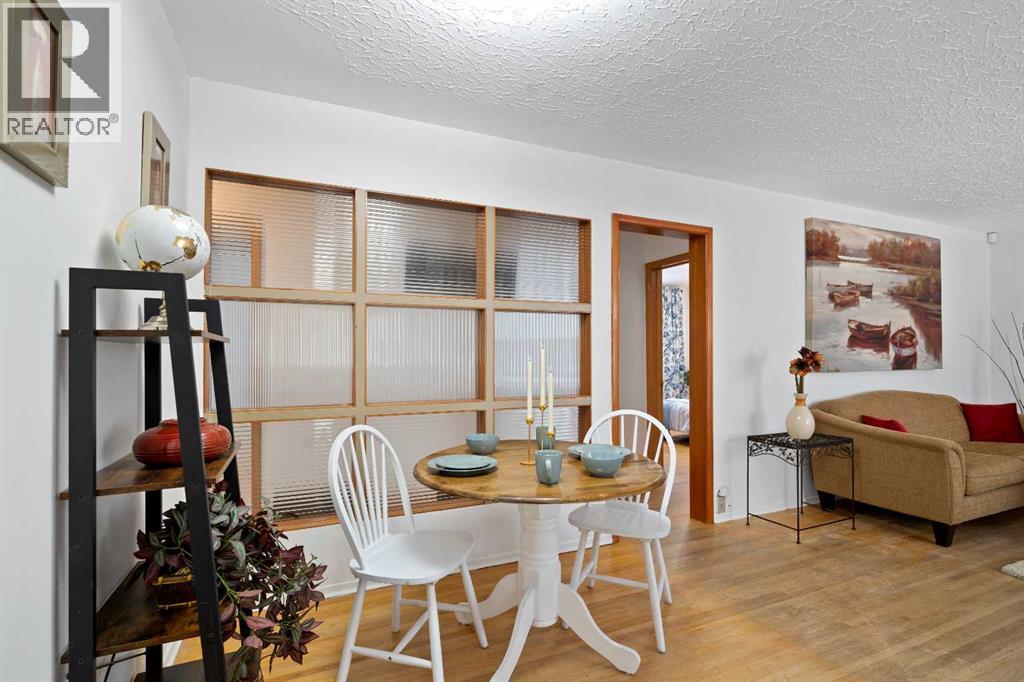 85 Huckvale Crescent Sw Property Photo 5
