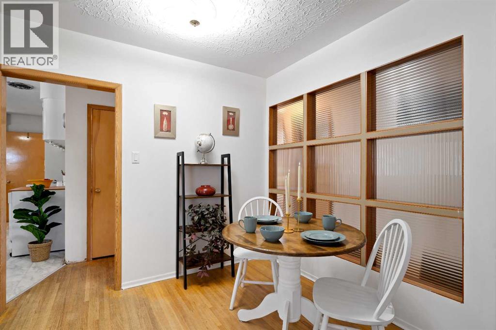 85 Huckvale Crescent Sw Property Photo 6