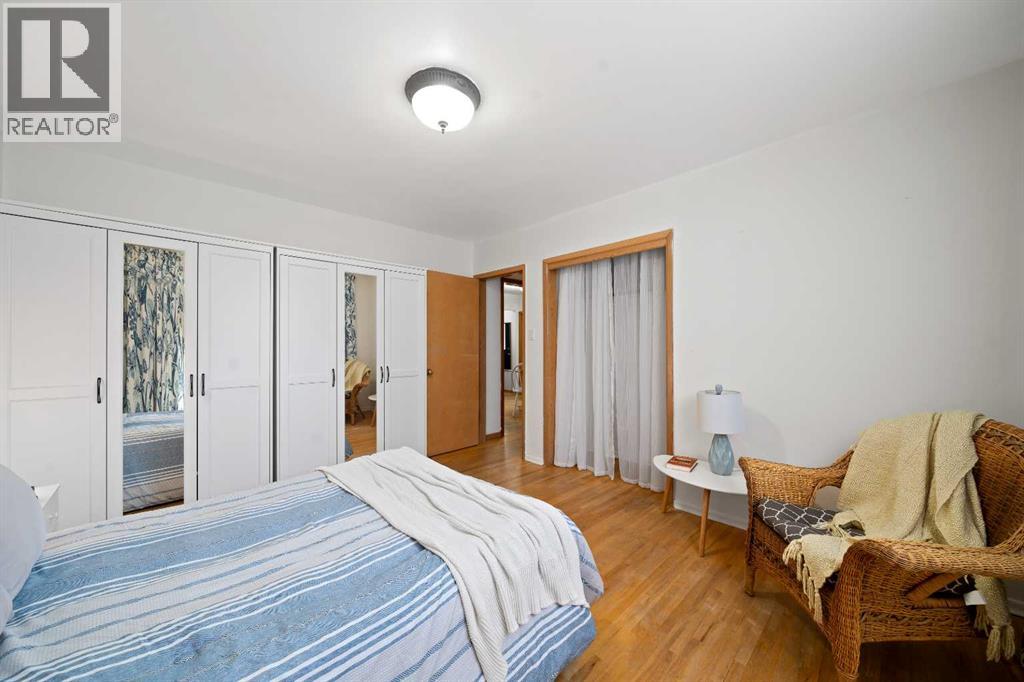 85 Huckvale Crescent Sw Property Photo 13