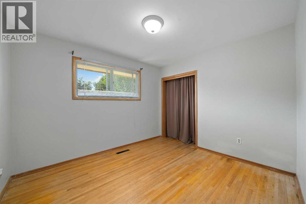 85 Huckvale Crescent Sw Property Photo 15