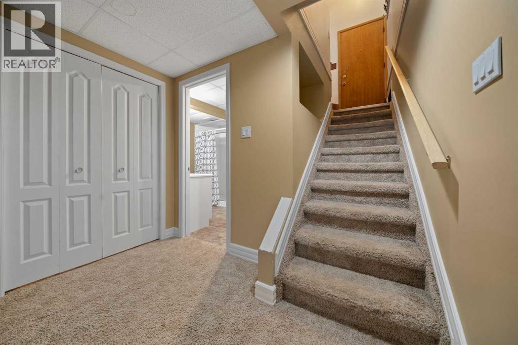 85 Huckvale Crescent Sw Property Photo 17