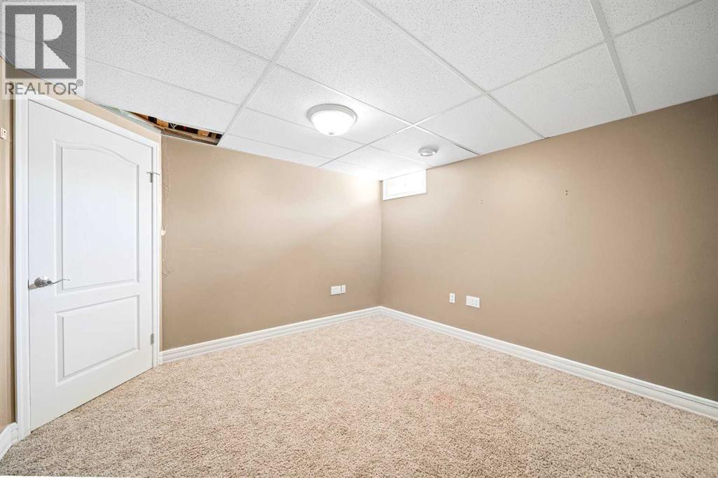 85 Huckvale Crescent Sw Property Photo 18