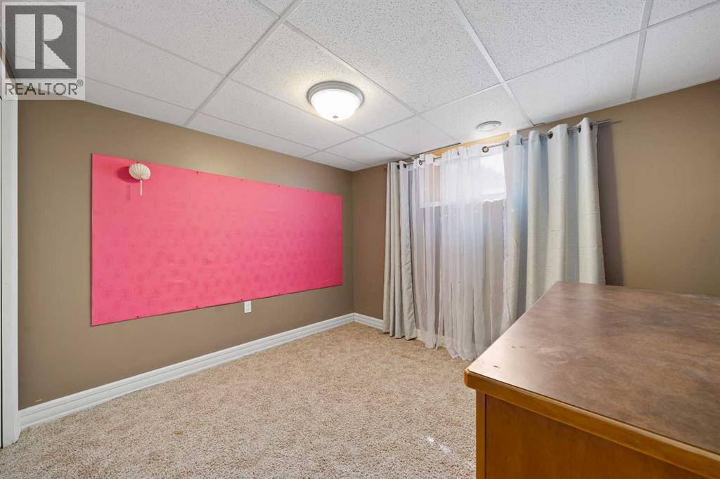 85 Huckvale Crescent Sw Property Photo 20