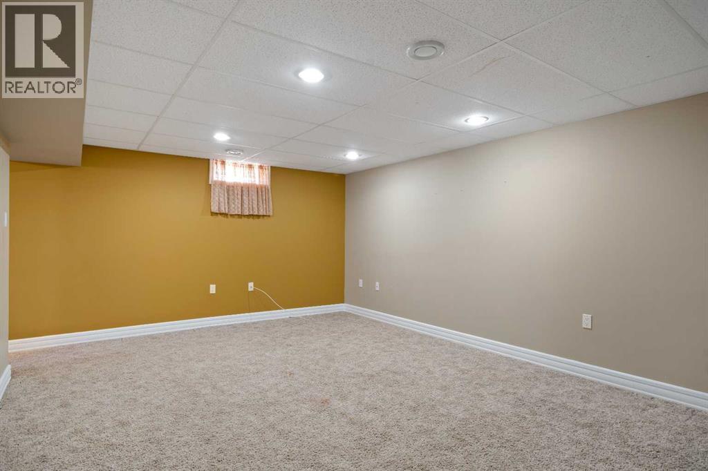 85 Huckvale Crescent Sw Property Photo 22