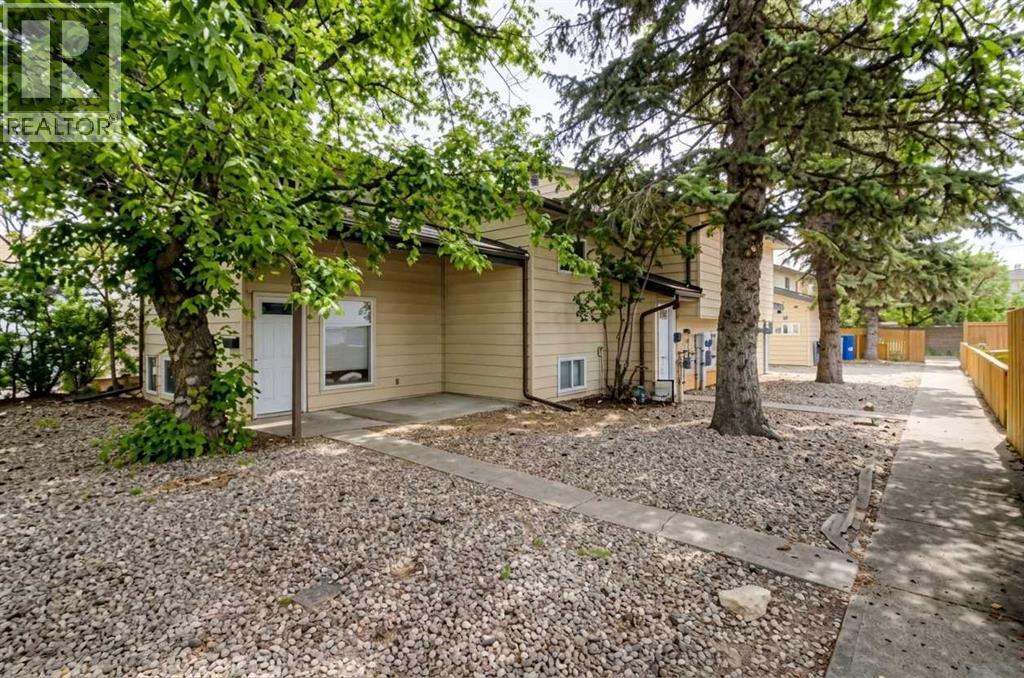 1731 St. Edwards Boulevard N Property Photo 1