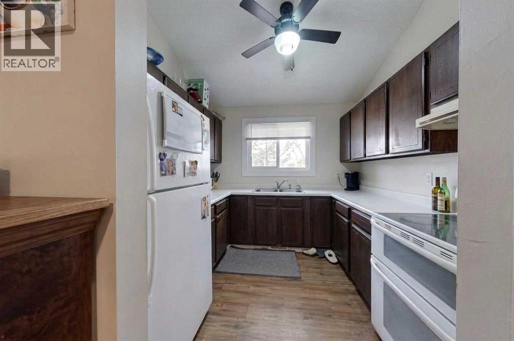 1731 St. Edwards Boulevard N Property Photo 4