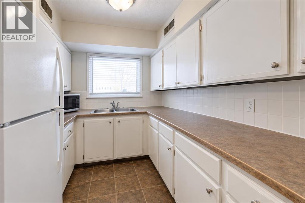 1731 St. Edwards Boulevard N Property Photo 13