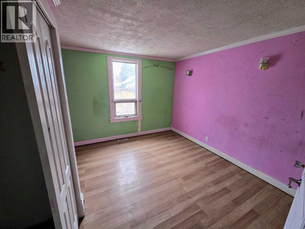 4802 47 Street Property Photo 11