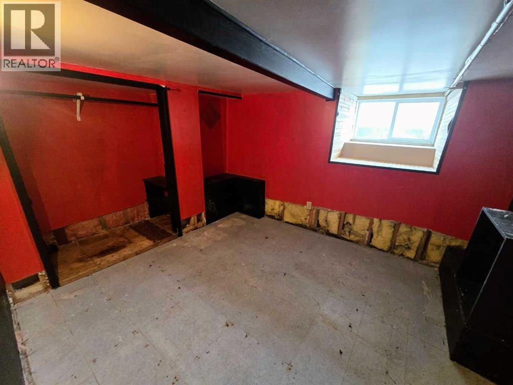 4802 47 Street Property Photo 15