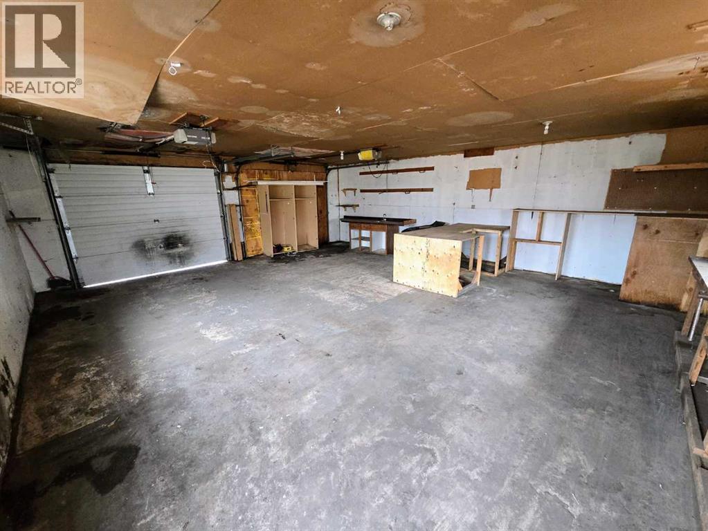 4802 47 Street Property Photo 16